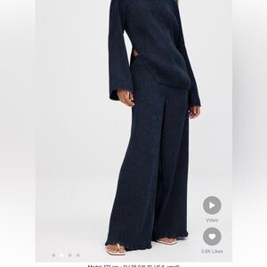 Pleated pants in Navy from Na Kd never worn